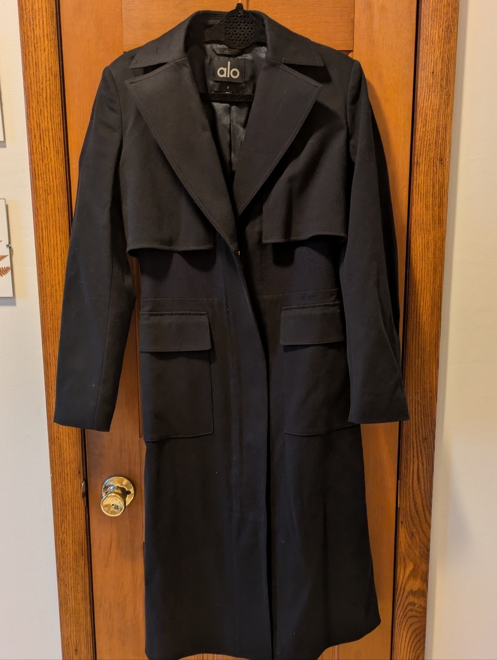 Alo Yoga Formation Black Trench